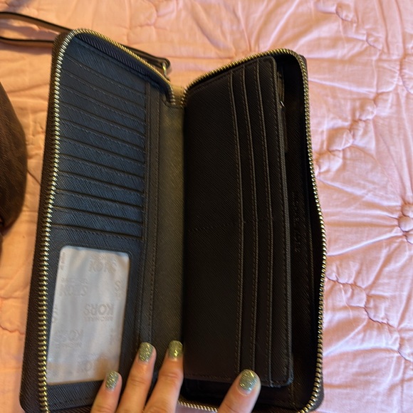 Michael Kors backpack and matching wallet - Picture 5 of 6